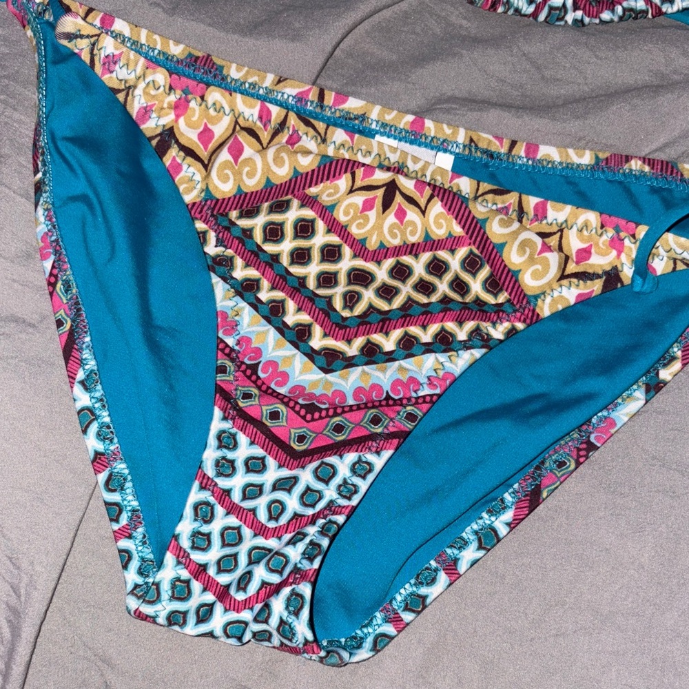 Colorful Geometric Bikini Set - Picture 3 of 7